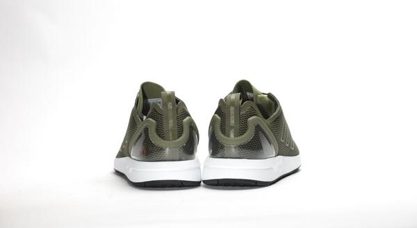 ののん adidas Originals ZX Flux Adv 